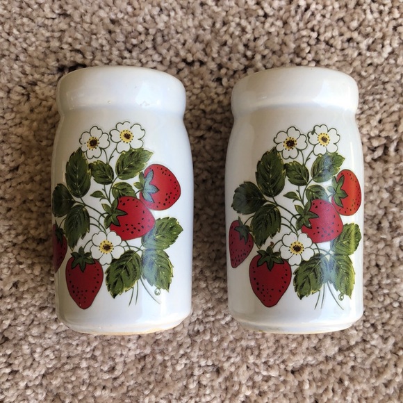 Mccoy Dining Vintage Mccoy Strawberry Salt And Pepper Shakers